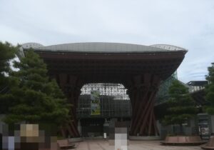 金沢駅の鼓門の写真