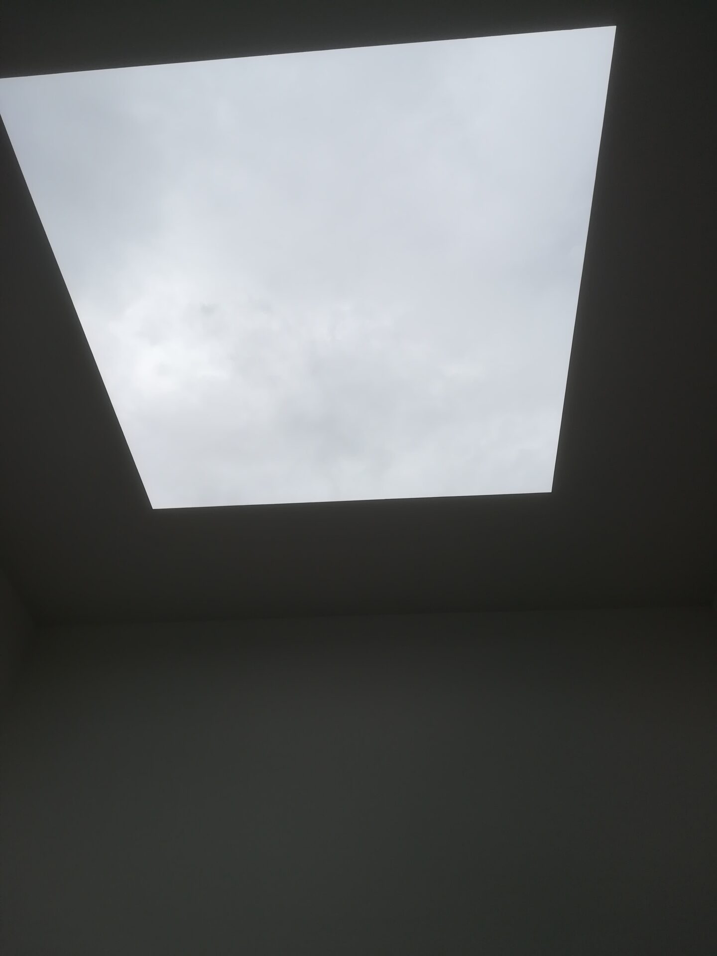 タレルの部屋の天井部分の写真